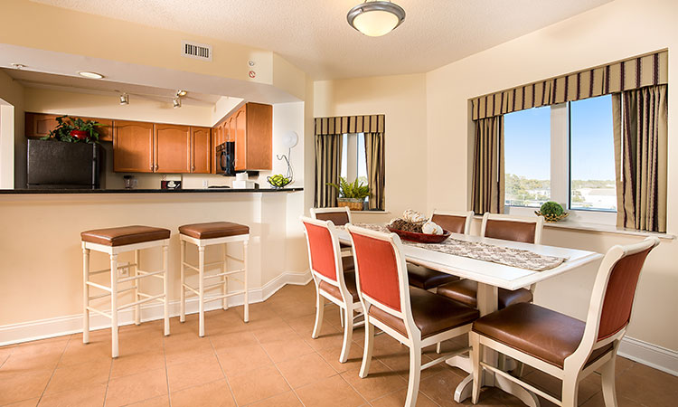 OCEANFRONT 3-BEDROOM CORNER SUITE