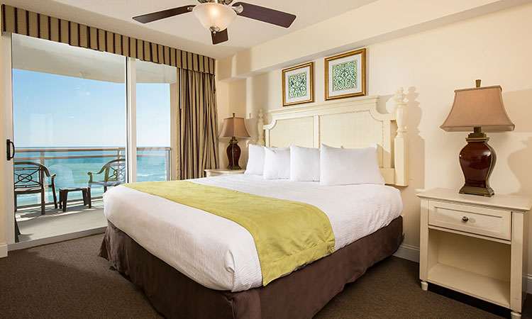 OCEANFRONT 3-BEDROOM CORNER SUITE