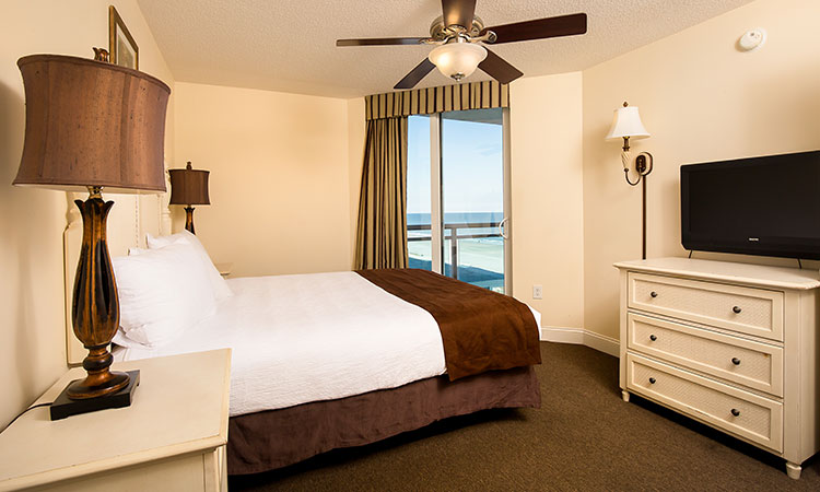 OCEANFRONT 3-BEDROOM CORNER SUITE